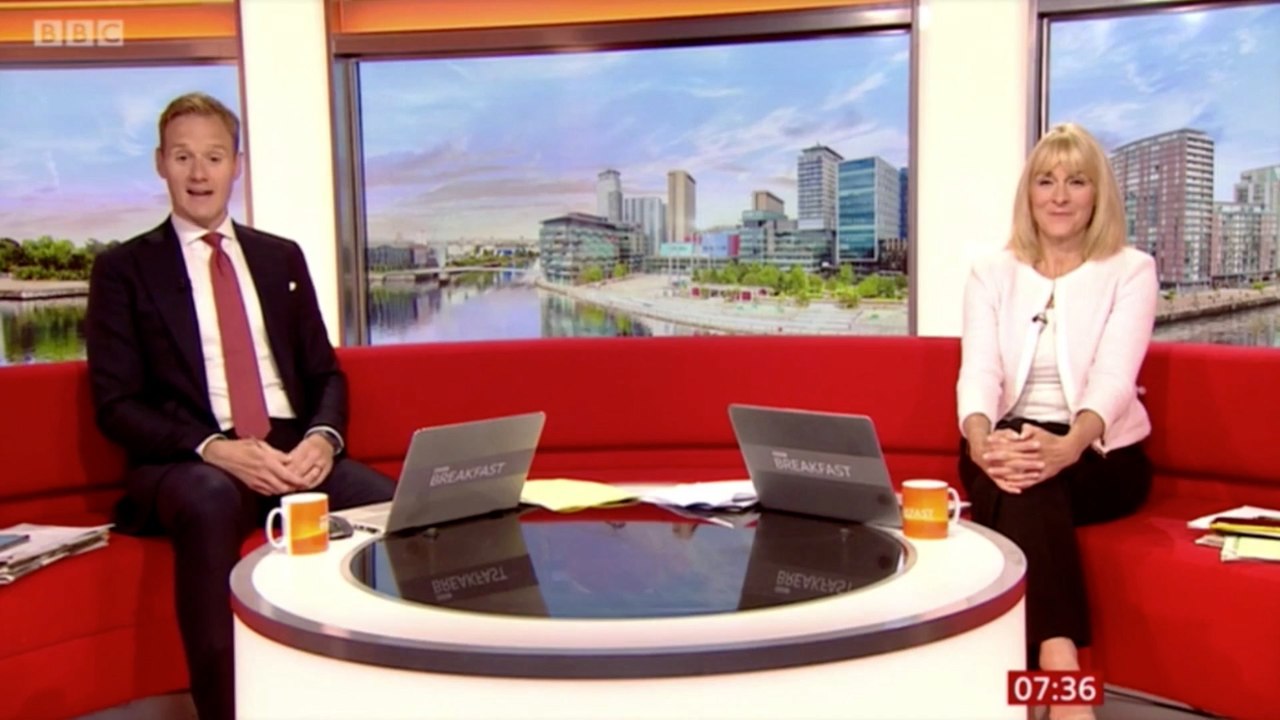 Louise Minchin tells off Dan Walker for yawning