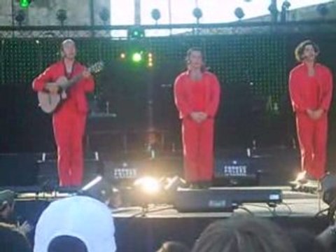 Poupine le lapin - Les Wriggles (Francofolies)