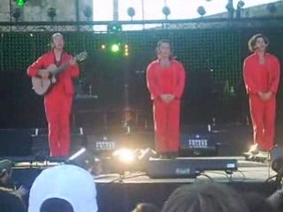 Poupine le lapin - Les Wriggles (Francofolies)