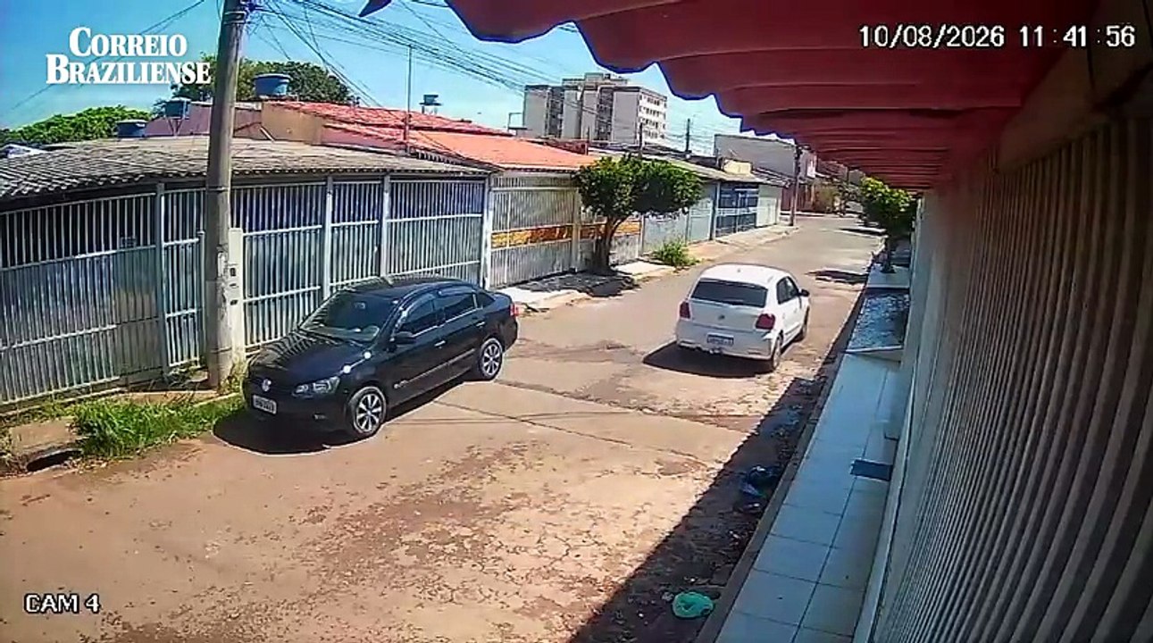 Vídeo mostra suspeito colocando vítima de estupor em carro de aplicativo