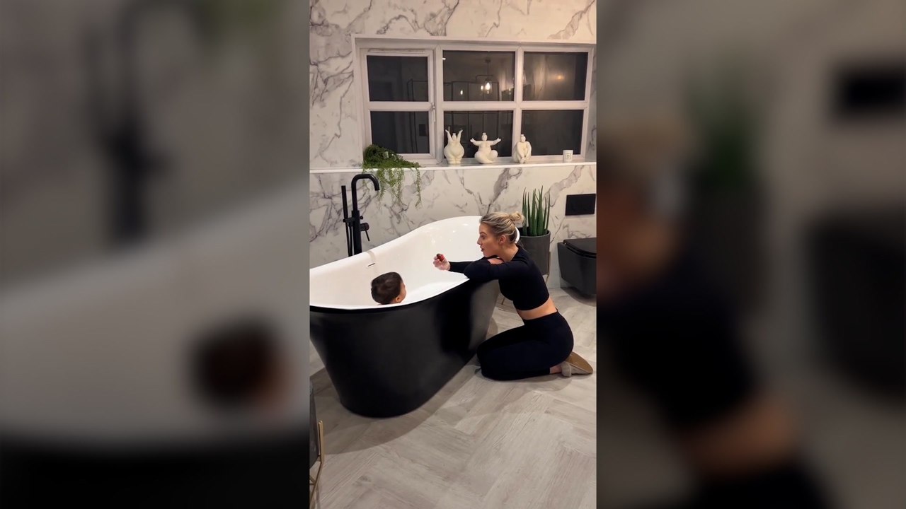 Helen Flanagan shares a glimpse inside her monochromatic new bathroom