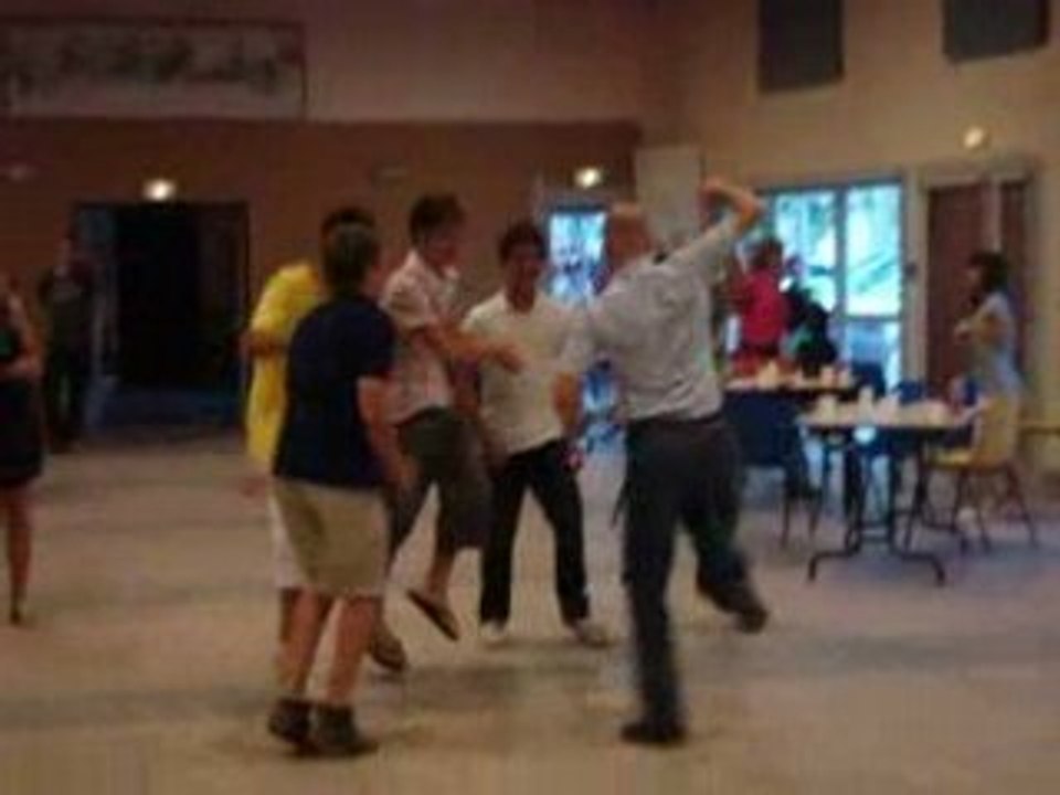 Collège Les Pins - Castries : M. Delage très en forme à la fête des 3ème - juillet 2008