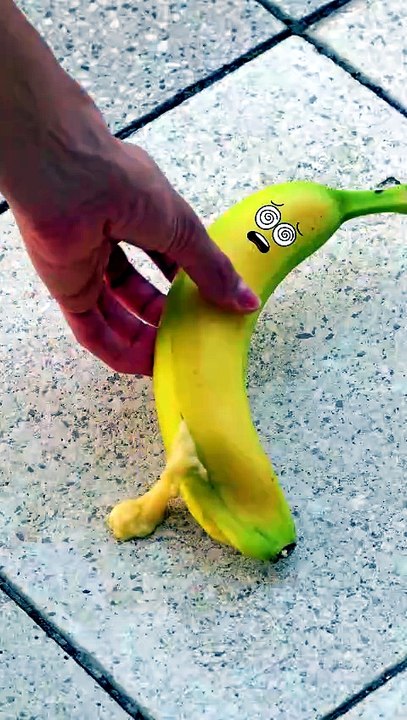 Fruit surgery 101 on this banana