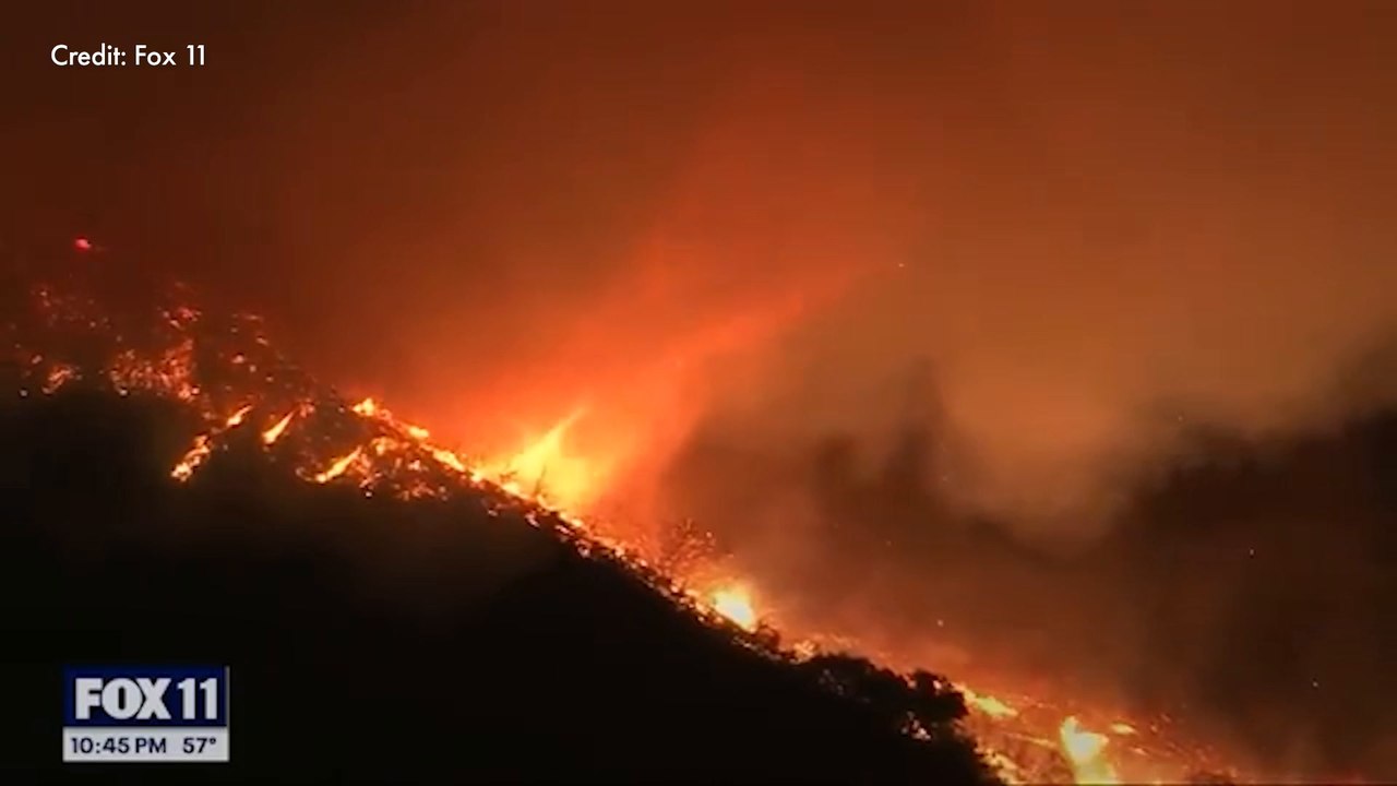 Firenado breaks out in Palisades fire