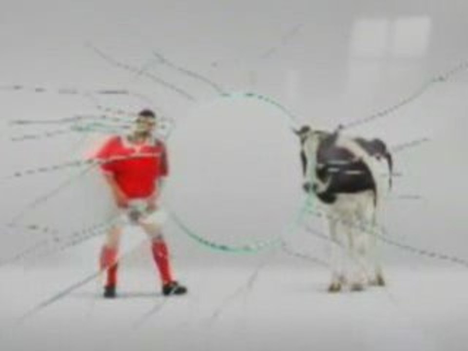 Mort De Rire - Vidéo   La vache à but (Publicité)