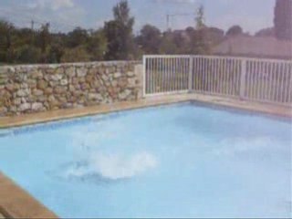 Crée par les menbres des Con de la piscine