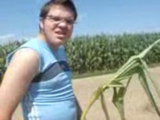 Les JO de Kolbs, le lancer de maïs