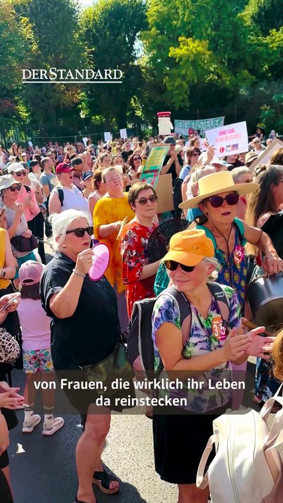 Protest vor Kanzleramt nach Stocker-Sager: 'Das ist eine totale Verarschung von Frauen'