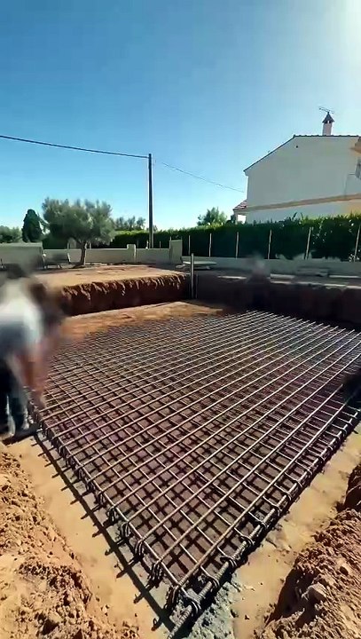 Concrete Build #3 – Reinforced Column With Foot...