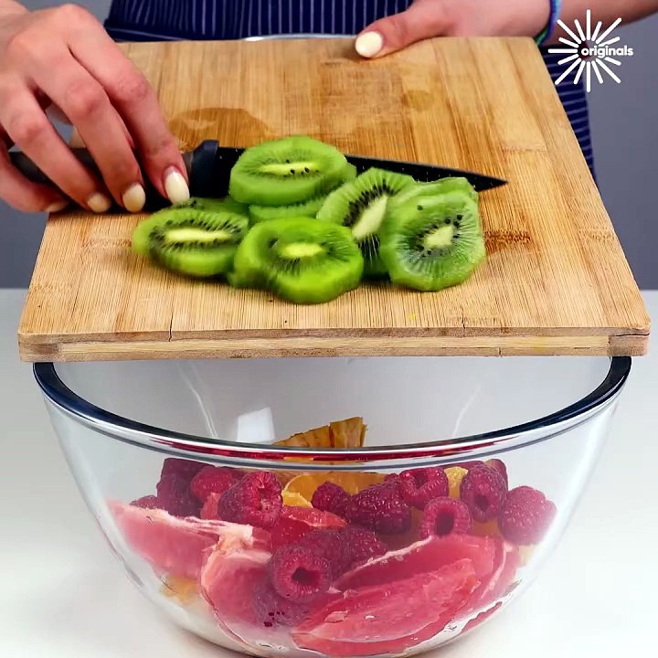Tasty & easy mixed fruit cake idea 🥝🍊