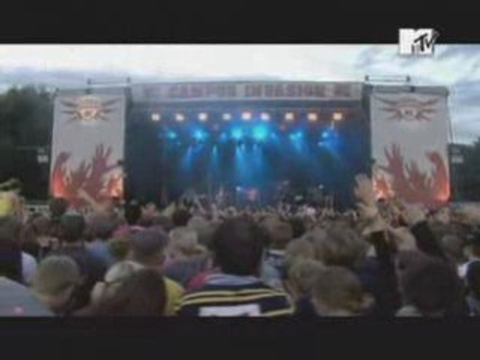 Campus Invasion - Clueso - Keinen Zentimeter