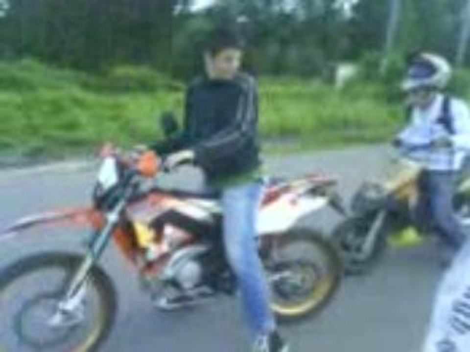 bécane a valentin en marche arriere