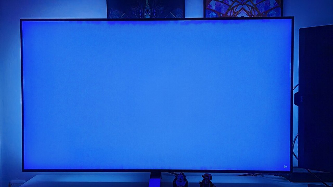 OLED-Burn-in 2026: Hat mein TV auf dem Schreibtisch Geisterbilder? (Frontal)