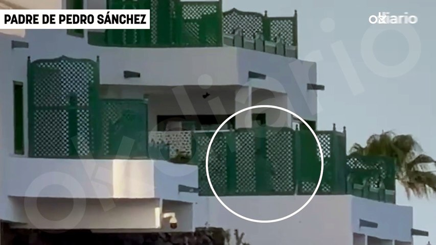 Padre de Sánchez con camarero