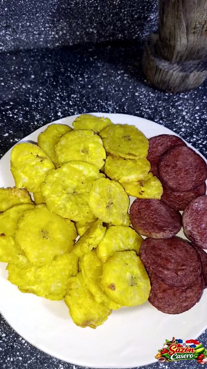 Plátanos fritos con Salamis 🇩🇴
