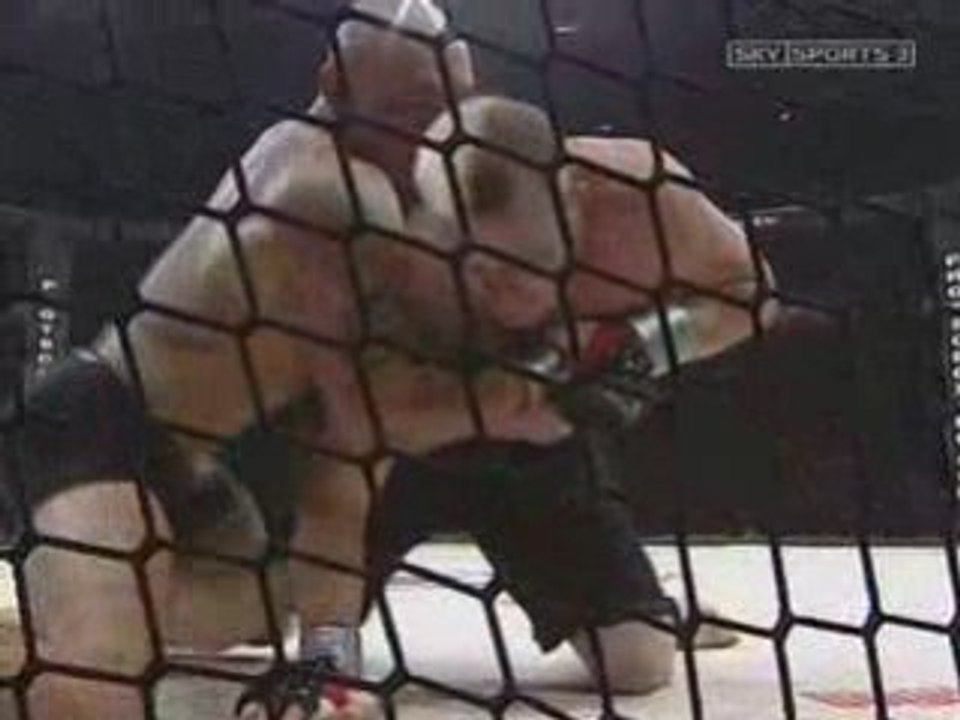 Cage rage 13 - evangelista cyborg santos vs darren little