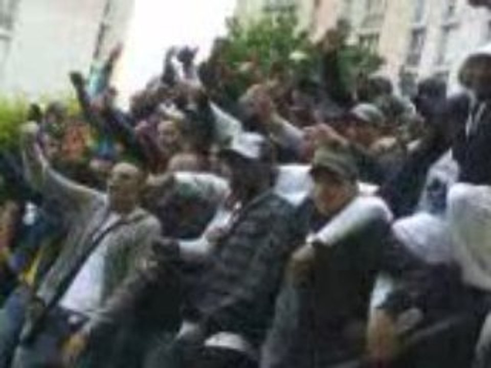 Les Yeux Dans La Banlieue ( Moons Popo le narvalo Radone )