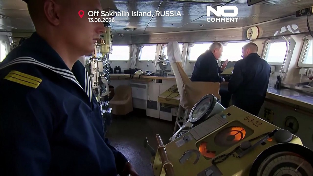 Rússia: Putin assiste a exercícios navais perto da ilha de Sacalina