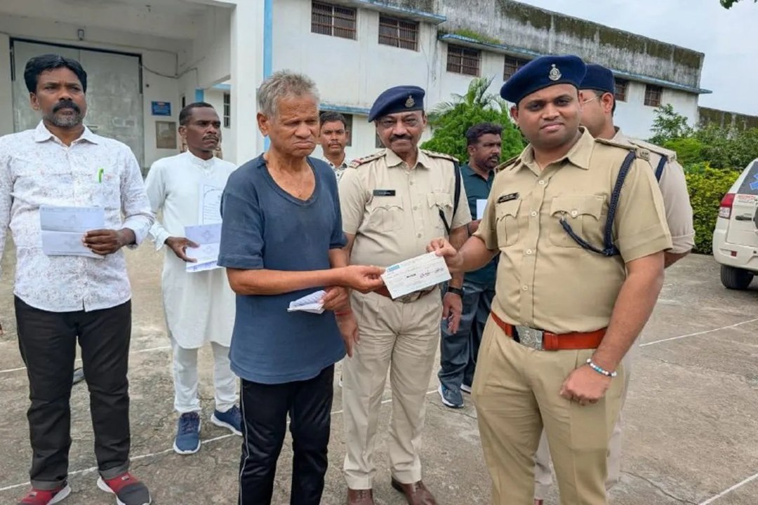स्वतंत्रता दिवस से पहले जेल से 8 कैदी हुए स्वतंत्र, आंखें हुईं नम, मिली थी आजीवन कारावास की सजा