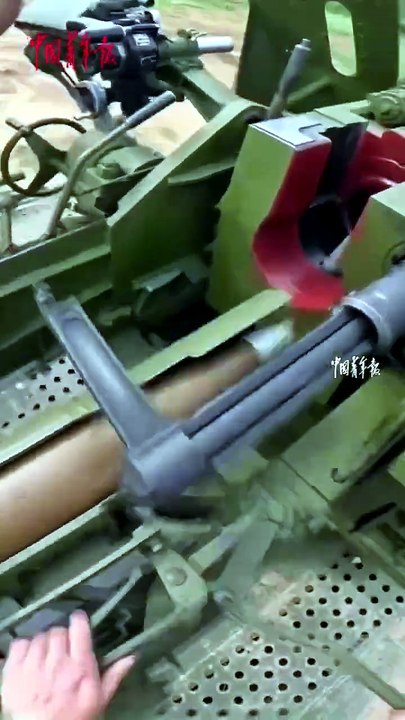 PCL-09 🇨🇳 #Chinese 122 mm truck-mounted self...