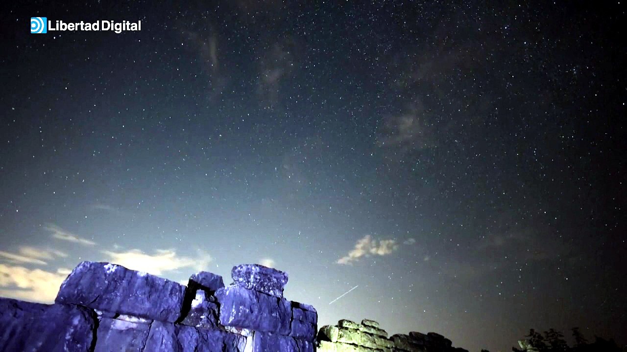 Espectacular lluvia de Perseidas en una noche m...