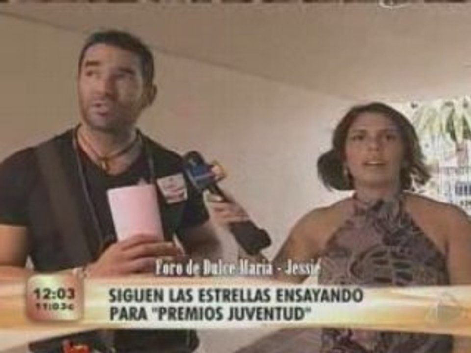 Dulce llegando a los ensayos de PJ 08 - (ETV)