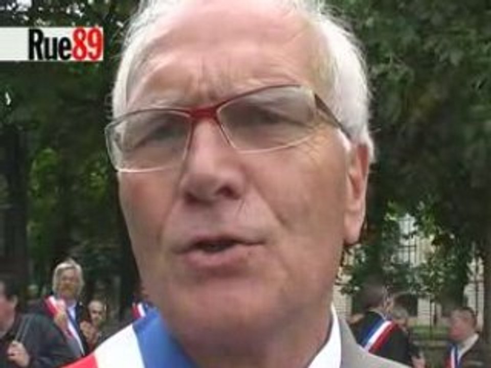 Manifestation des élus contre la carte militaire