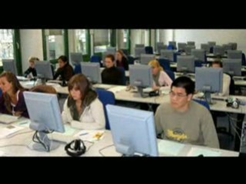 Eğitim süreleriniz ne kadar, sınıflarınız kaç kişi