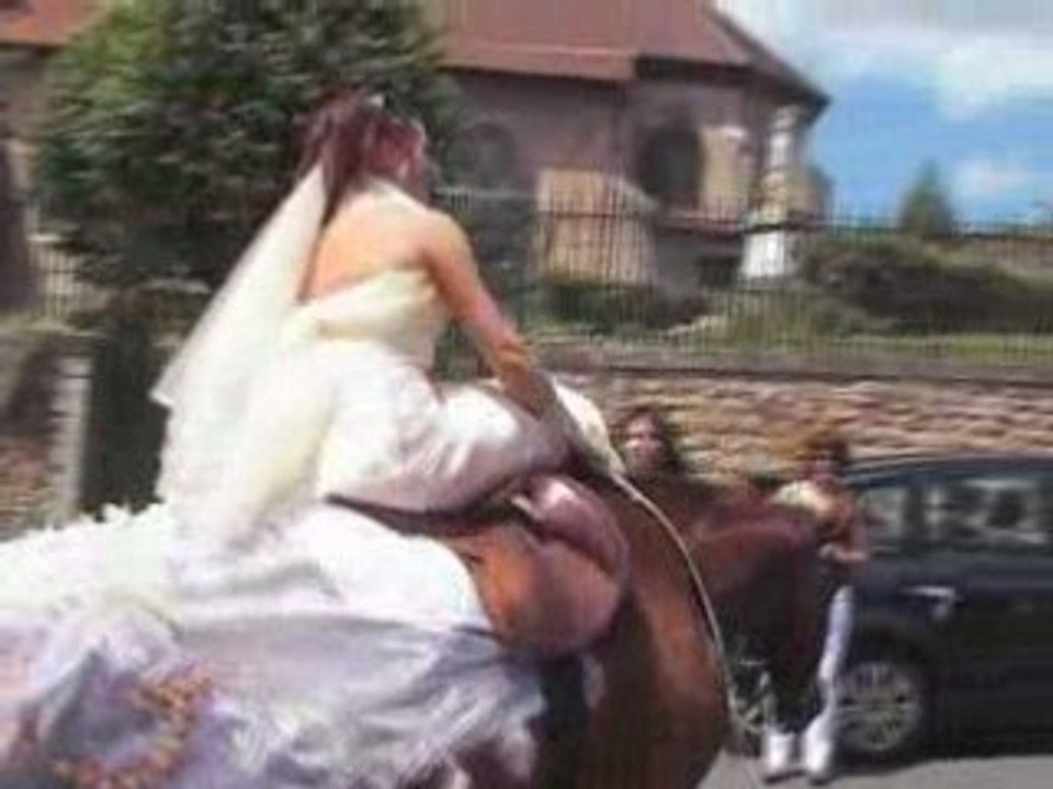 Arrivée de la mariée à cheval