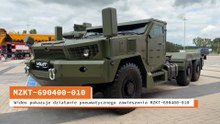 Wideo pokazuje działanie pneumatycznego zawieszenia MZKT-690400-010