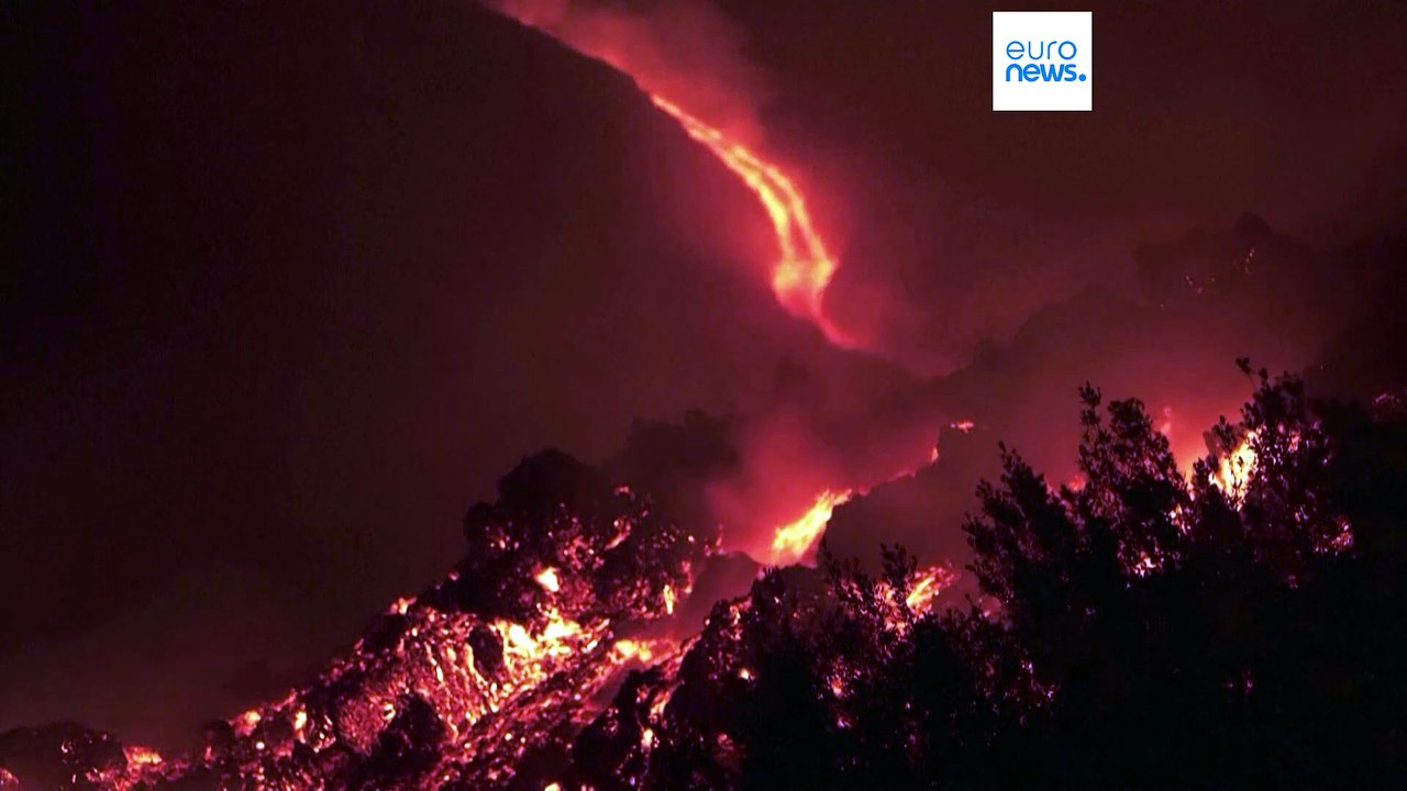 Trotz Warnungen: Touristen strömen zum Ätna, um Ausbruch zu sehen