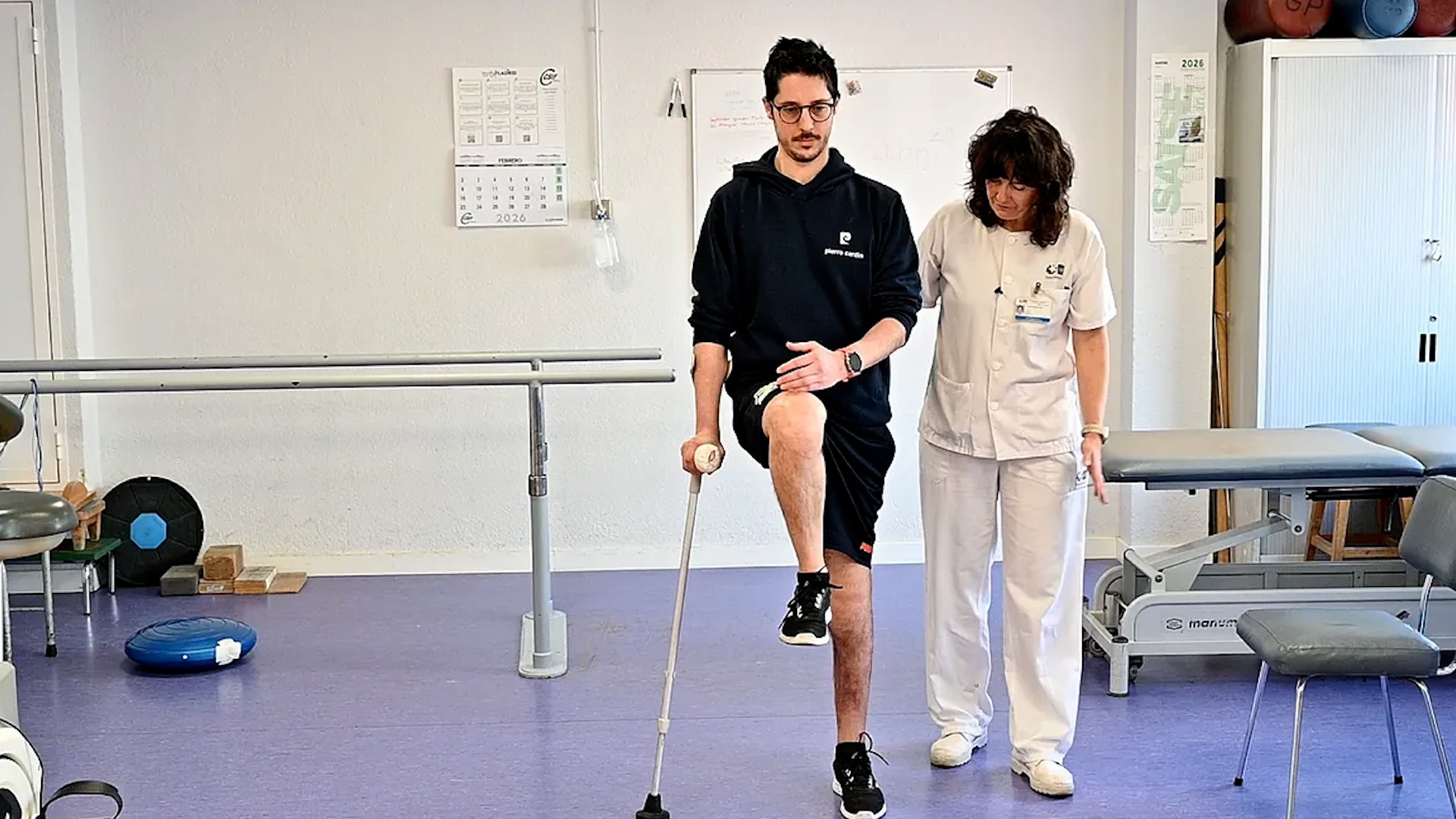 El Hospital Gregorio Marañón coloca la primera prótesis ósea personalizada de metamaterial del mundo para que Pierre vuelva a caminar