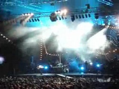 MIKA arcachon stuck in the middle