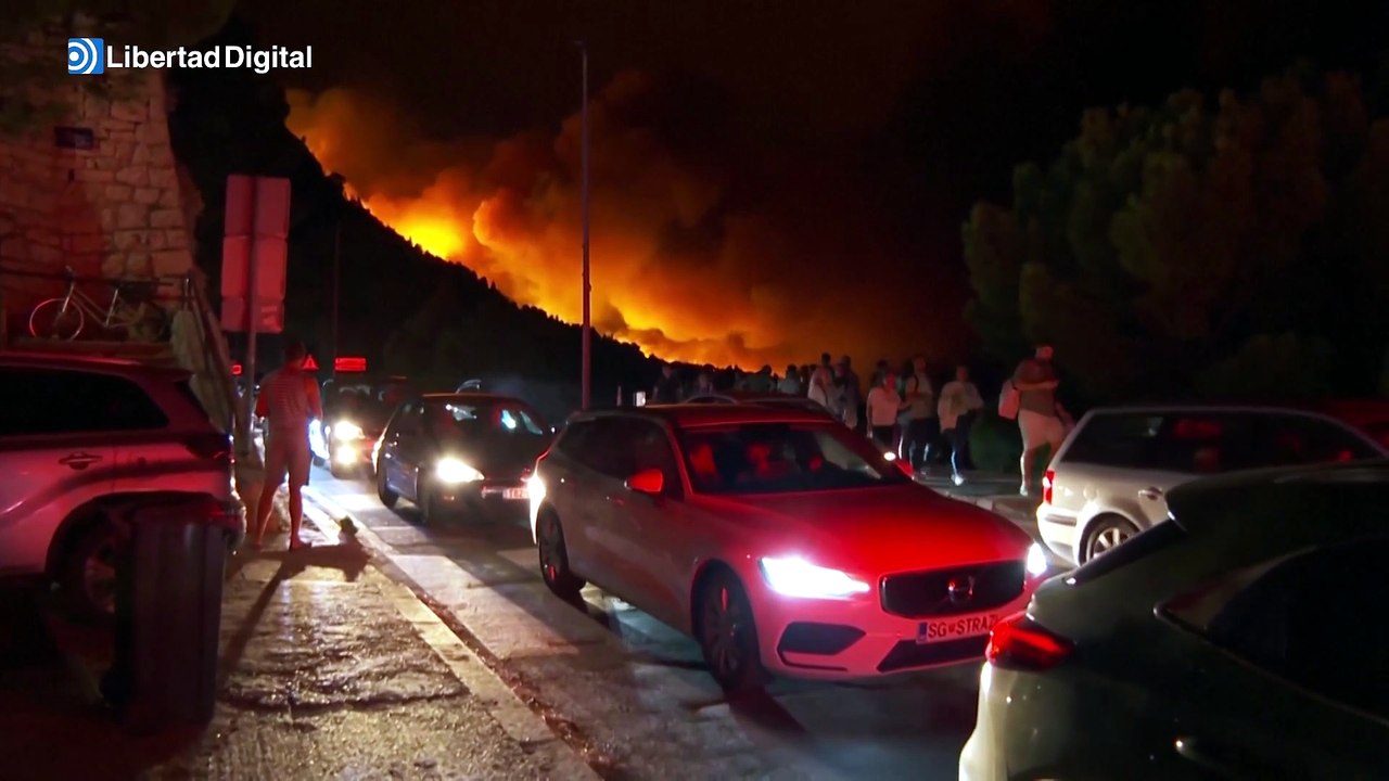 Las llamas asolan Croacia: evacuación masiva y...