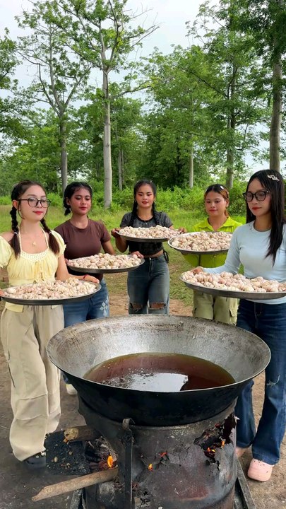 Cooking yummy deep fried garlic recipe