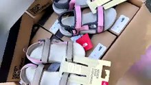 Sandal the northfac hàng xịn nhà máy full tem hộp Mua được lô sandal nam học sinh nam  Quá chất luôn ạ Nếu không mua không biết bao giờ mới tìm dc lô hàng chất như vậy ạ Nữ 35-38 đen kem xám ( thùng 20 5/5/5/5) Nam 39-43 đen thùng 20 ( 4/4/4/4/4) Hàng đầy