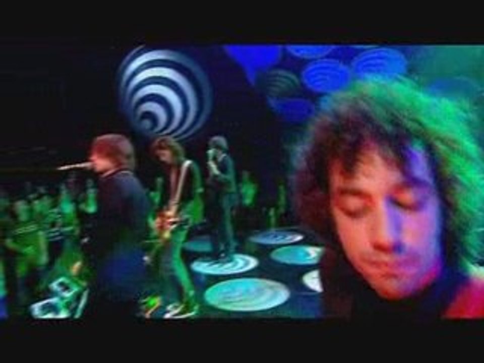 The Strokes - Heart In a Cage - Top Of The Pops 26.03.06