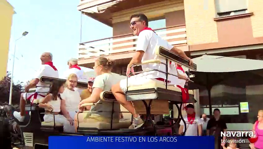 Mayores y pequeños festejan juntos en Los Arcos