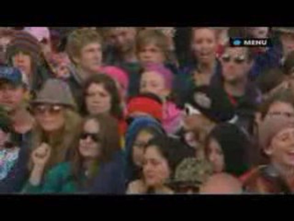 Amy Winehouse - Rehab Live at Glastonbury 2007