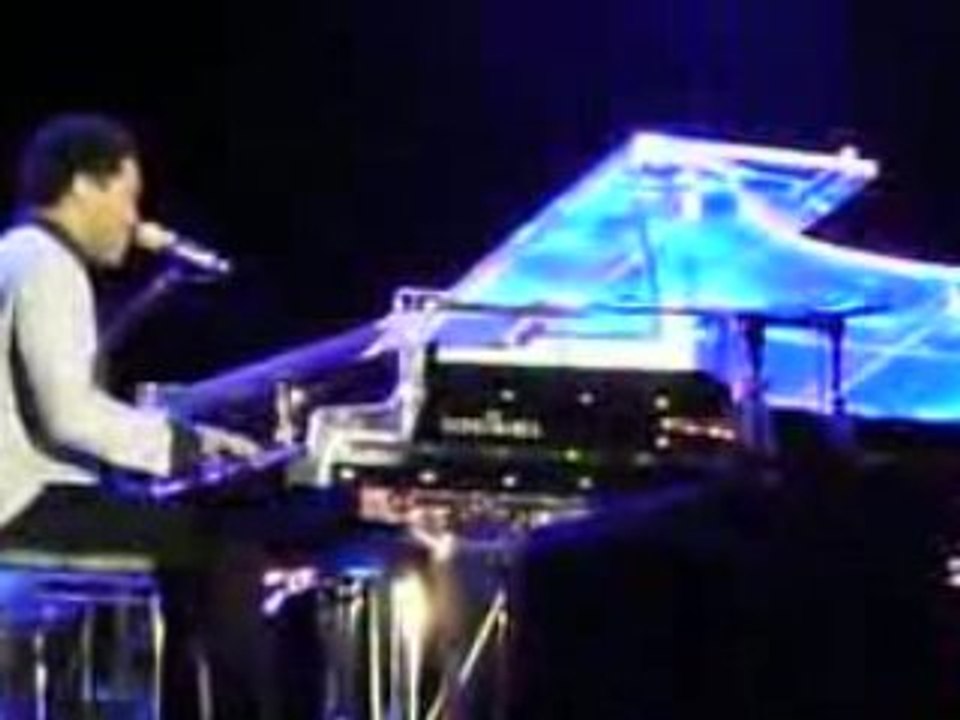 Lenny Kravitz concert nime i'll be waiting