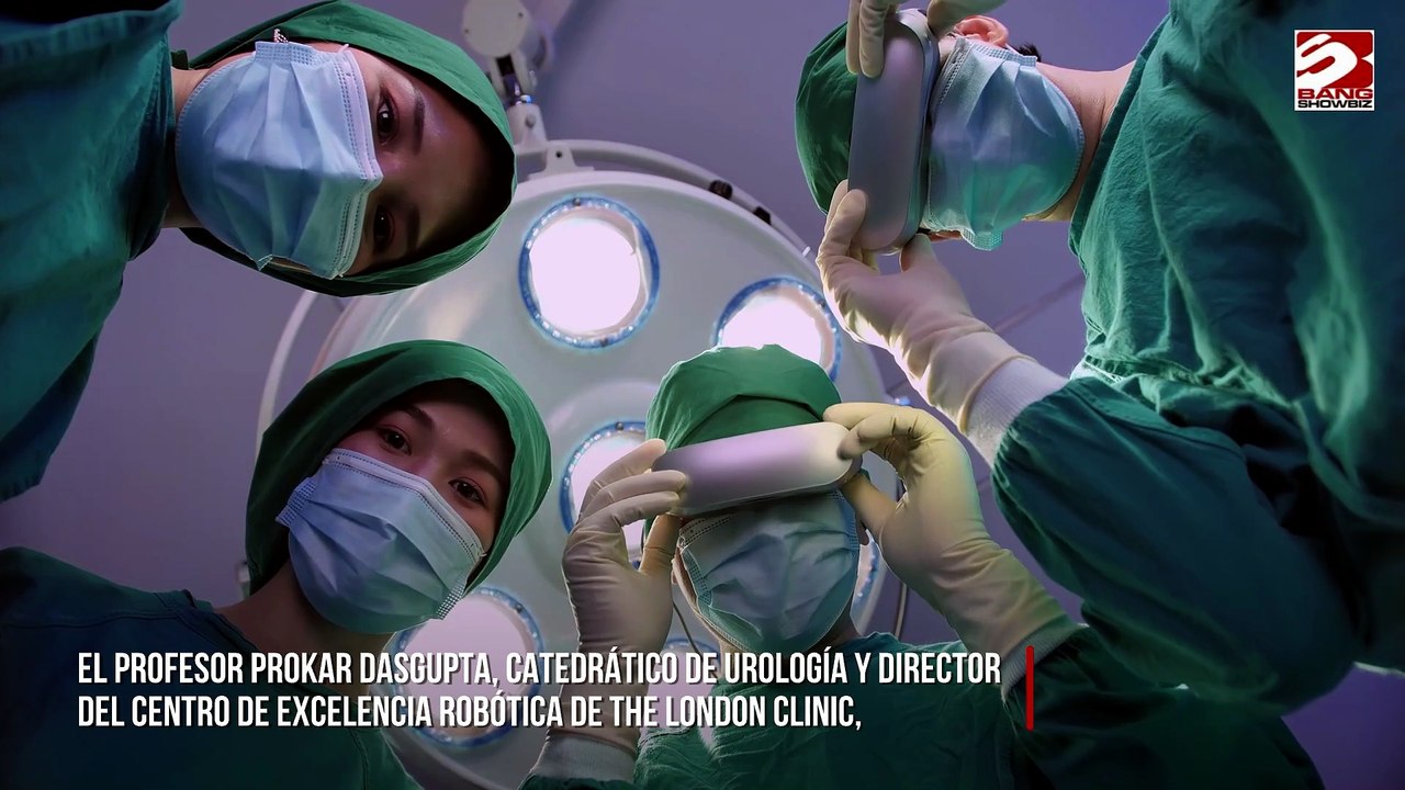 Cirujano guía a un robot para extirpar una próstata, a 2400 kilómetros de distancia