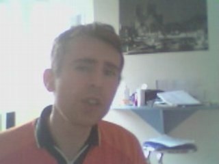 Wiwi égratigne "One kiss from you"