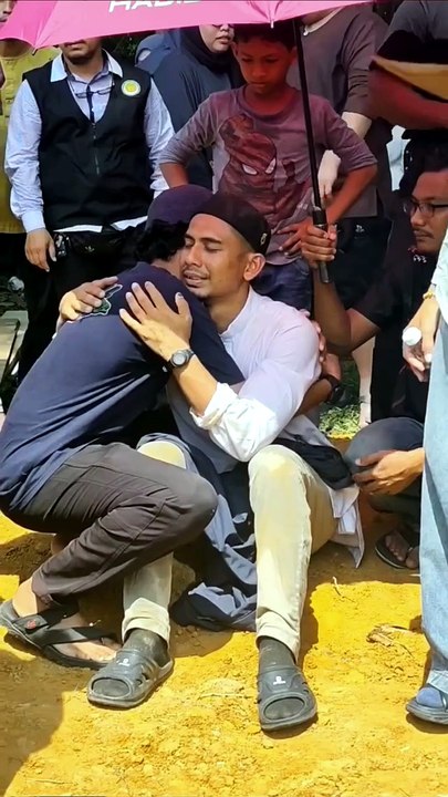 'Saya rasa kosong, tengah nak kumpul jiwa balik.' - Suami mangsa tragedi dihempap lori tangki