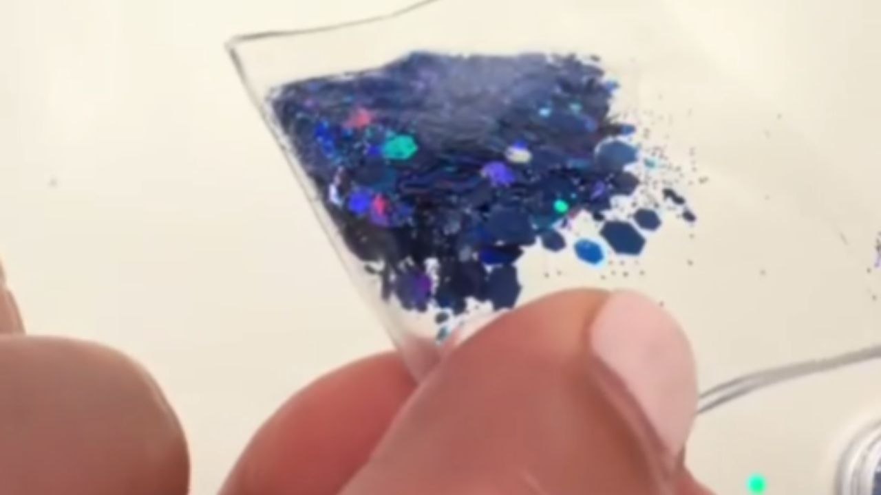 Glitter Encased in Tape Creates a Remarkably Neat Balloon