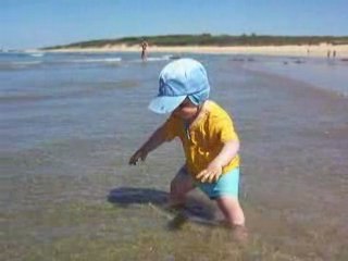 Antoine se baigne juillet 2008