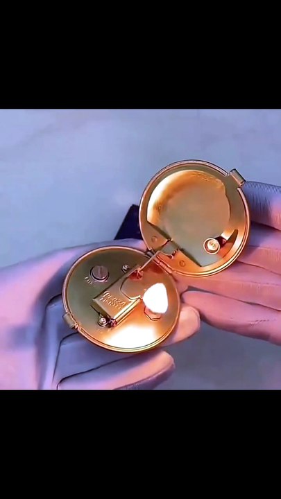 Ultra-thin Portable Compact Powder Cake-shaped...