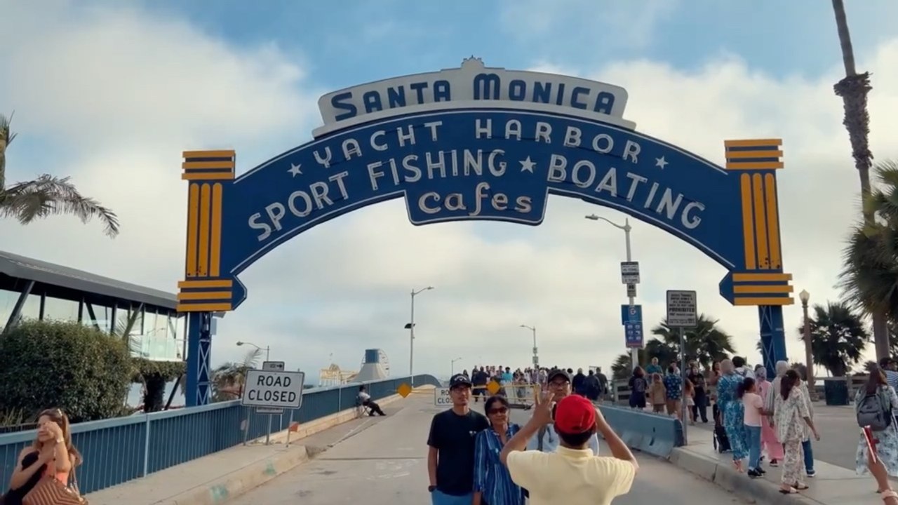 California Dreaming, Santa Monica 🇺🇸 Walking Tour | 4K 60fps