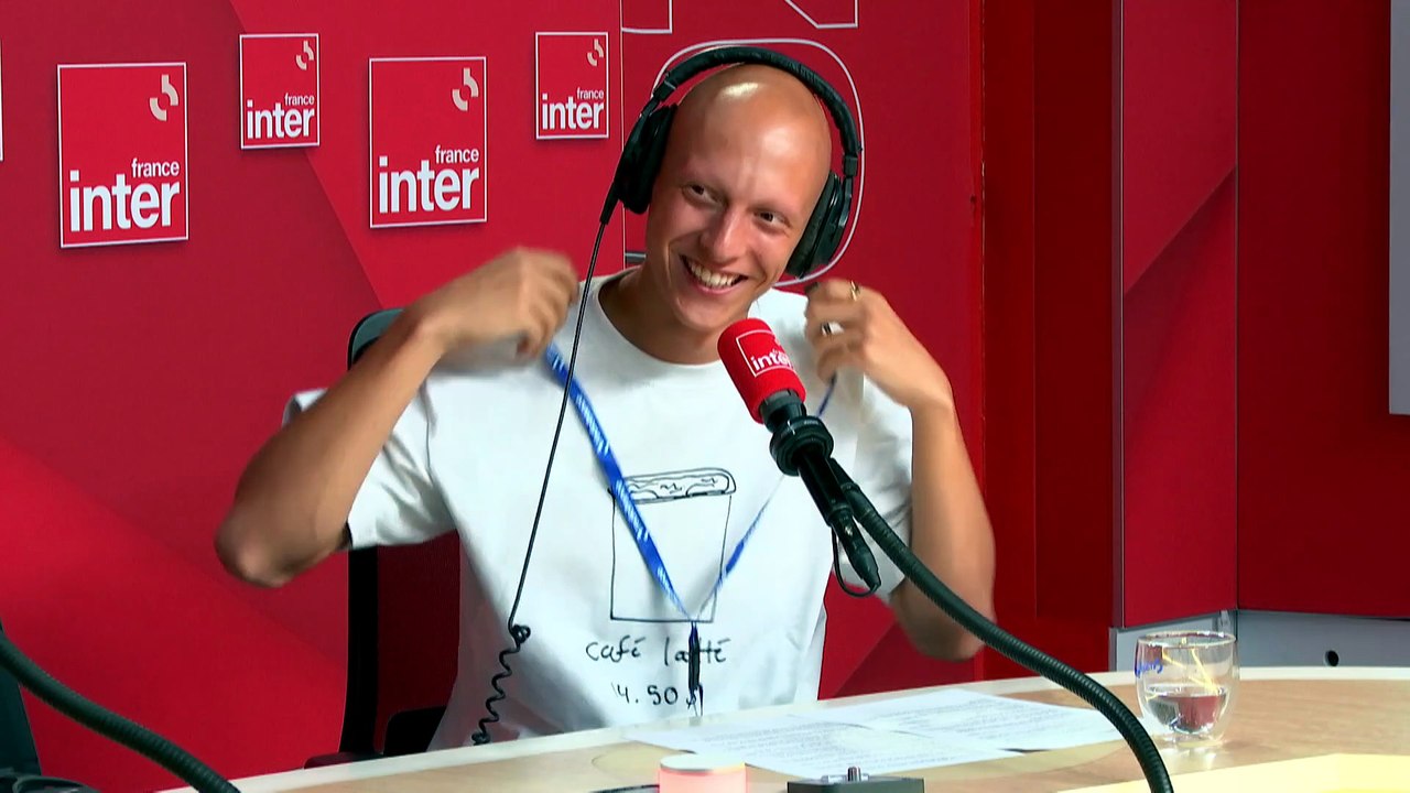 Léandre Villemaine pense qu'il est drôle - Les résidents de "Grand bien vous fasse"