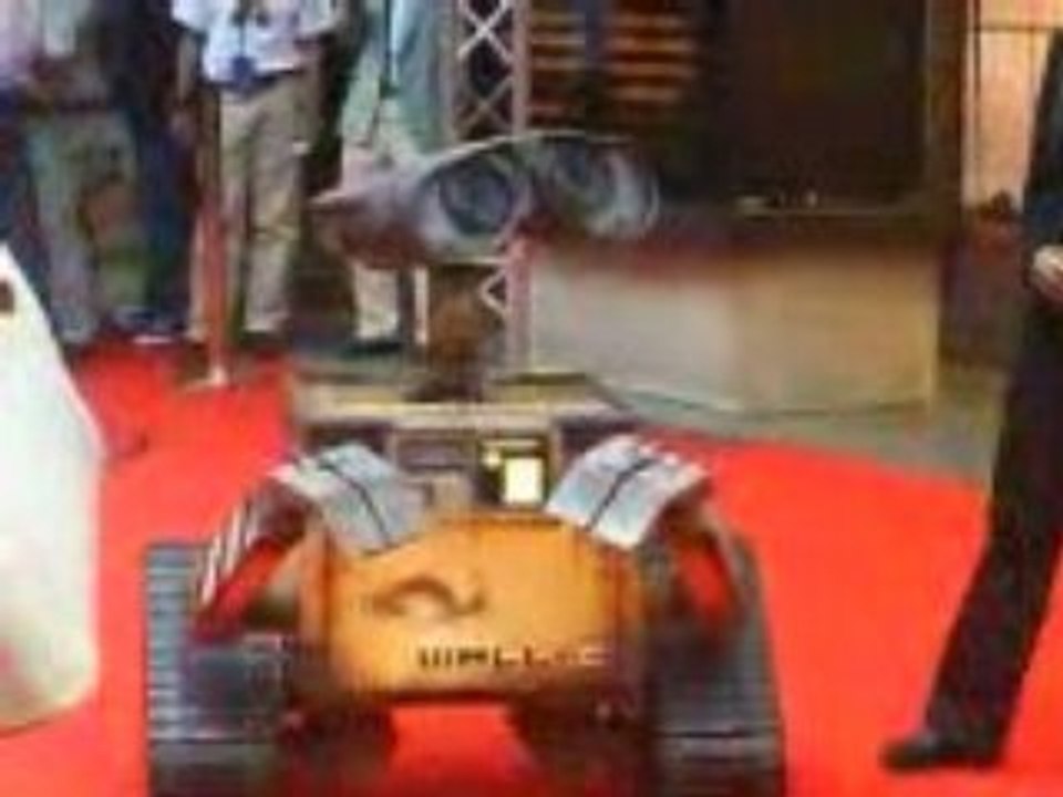 Wall-e champs elysées