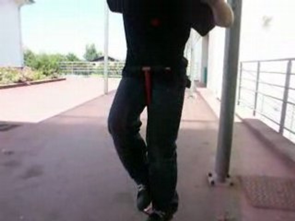 no hand one foot